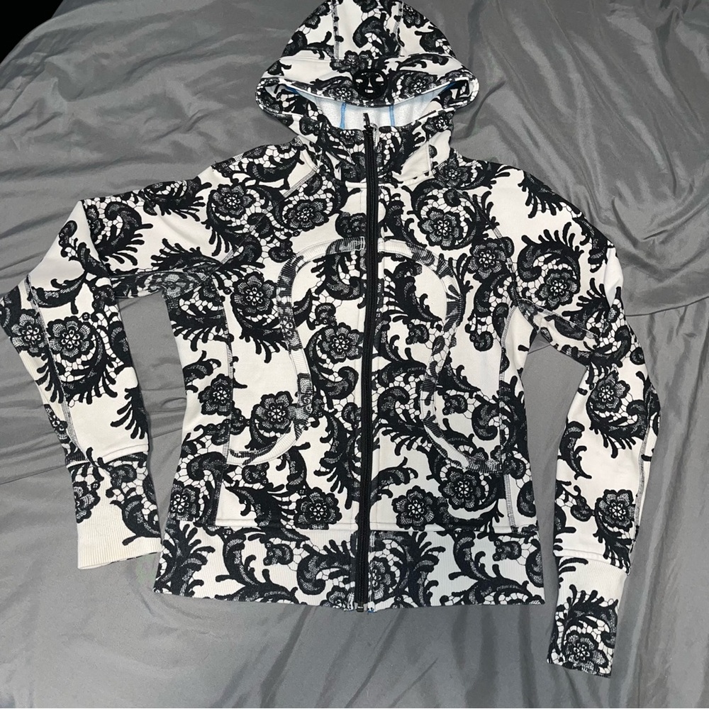2/$75 Lululemon Scuba Hoodie *Stretch Laceoflage Polar Cream Black Sz 6